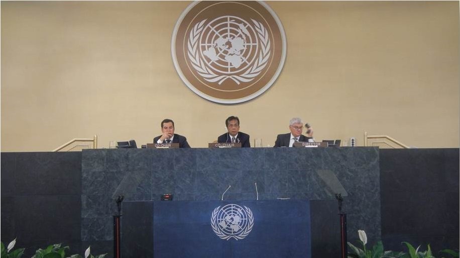 Secretary Arsenio M. Balisacan (center) chairs the discussion during the first ever High Level Meeting on Disability and Development on 23 September 2013 at the UN Headquarters, New York